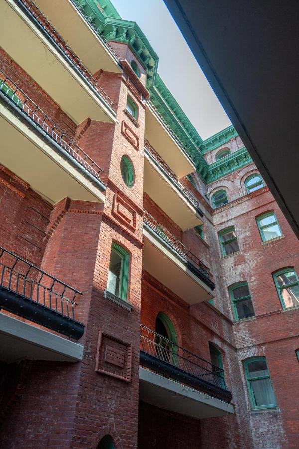 Mint House At The Divine Lorraine Hotel - Philadelphia Exterior photo